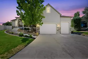 5977 W Heavy Cloud Cir S, Herriman, UT 84096 - Photo 1