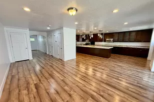 5058 S Moray Ct, Holladay, UT 84117 - Photo 5
