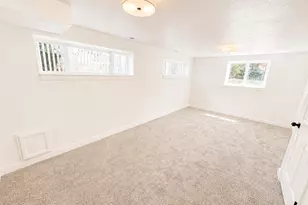 5642 S 2665 W, Taylorsville, UT 84129 - Photo 9