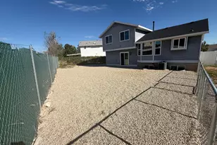 5953 W Cape Cod Dr, West Valley, UT 84128 - Photo 3