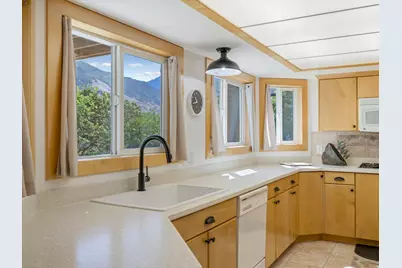 6807 S Pine Rock Cir E, Cottonwood Heights, UT 84121 - Photo 11