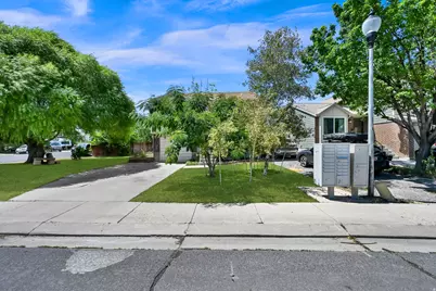 7948 S Linton Dr W, West Jordan, UT 84088 - Photo 5