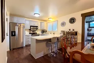 1236 E Violet Dr S, Sandy, UT 84094 - Photo 9