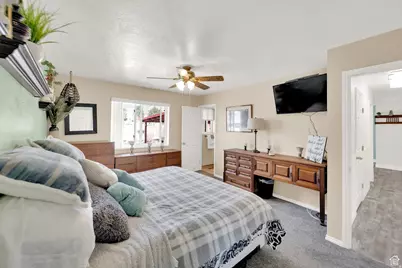 154 W Main St, Bicknell, UT 84715 - Photo 17