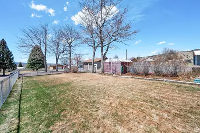 154 W Main St, Bicknell, UT 84715 - Photo 7