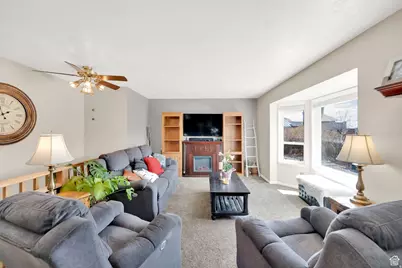 154 W Main St, Bicknell, UT 84715 - Photo 9
