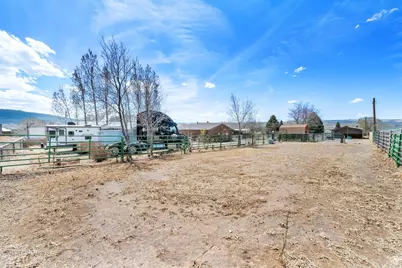 154 W Main St, Bicknell, UT 84715 - Photo 29