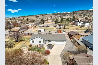 154 W Main St, Bicknell, UT 84715 - Photo 31
