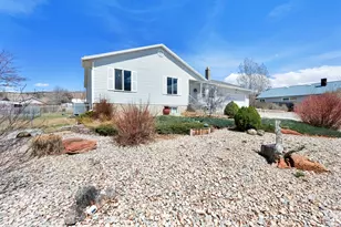 154 W Main St, Bicknell, UT 84715 - Photo 3