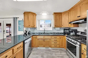 154 W Main St, Bicknell, UT 84715 - Photo 13