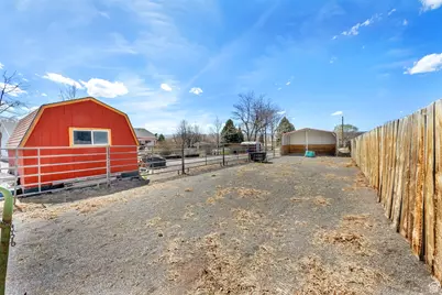 154 W Main St, Bicknell, UT 84715 - Photo 23