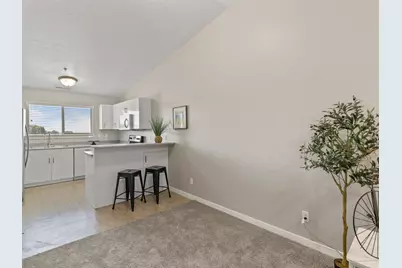 1079 W 965 N #403, Orem, UT 84057 - Photo 5