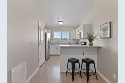 1079 W 965 N #403, Orem, UT 84057 - Photo 3