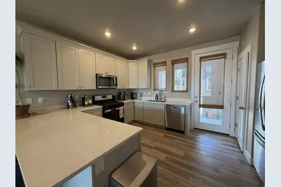 898 S 2560 E, Spanish Fork, UT 84660 - Photo 5