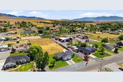 1884 E Shepard Ln, Lake Point, UT 84074 - Photo 37