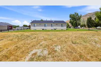 1884 E Shepard Ln, Lake Point, UT 84074 - Photo 25