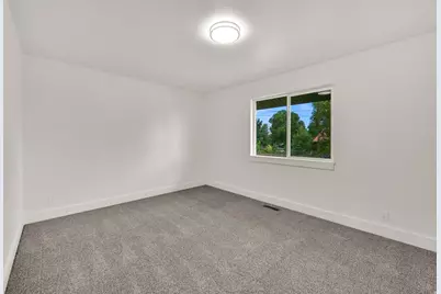 121 E 100 S, Smithfield, UT 84335 - Photo 11