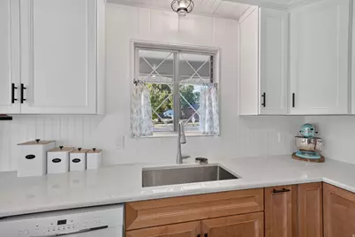 997 Henderson Dr E, Ogden, UT 84404 - Photo 13