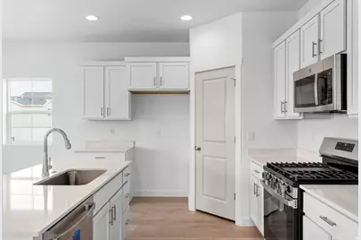 8204 W Sentinal Peak Dr, Magna, UT 84044 - Photo 13