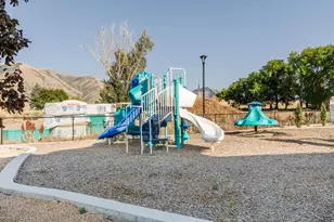 693 E 730 N, Hyrum, UT 84319 - Photo 31