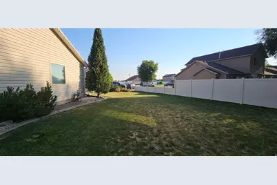 156 W 2025 N, Harrisville, UT 84414 - Photo 25