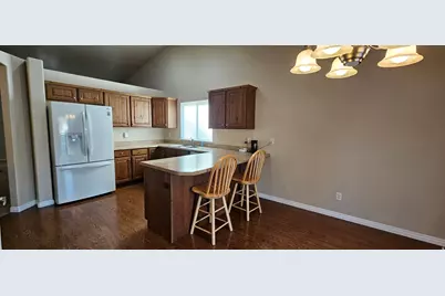 156 W 2025 N, Harrisville, UT 84414 - Photo 3