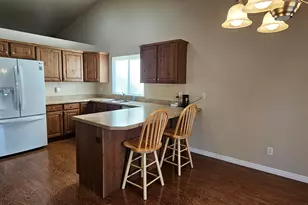 156 W 2025 N, Harrisville, UT 84414 - Photo 3