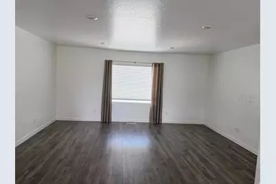 1057 E Batten Ct, Saratoga Springs, UT 84045 - Photo 7