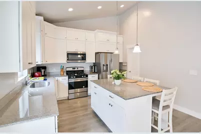 99 N Stone Gate Dr W #518, Saratoga Springs, UT 84045 - Photo 9