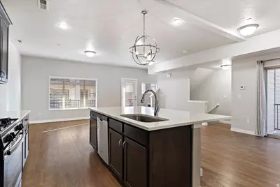 87 N Rio Grand Ave, Farmington, UT 84025 - Photo 7