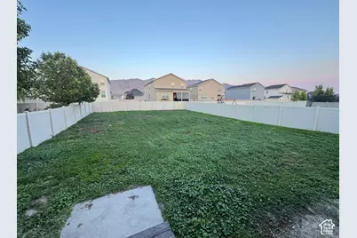 4384 N Maple Dr, Eagle Mountain, UT 84005 - Photo 19