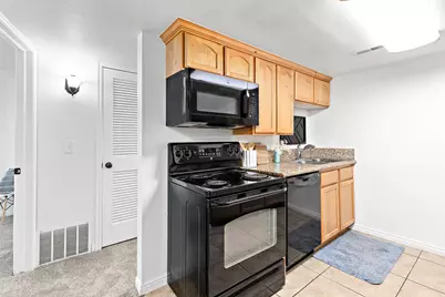 5750 S 900 E #4, Murray, UT 84121 - Photo 9