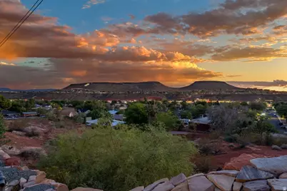 339 W Sandstone Cir, Saint George, UT 84770 - Photo 3