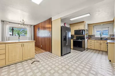 1025 N 1500 W, Salt Lake City, UT 84116 - Photo 7
