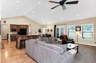 278 S 100 W, Hyde Park, UT 84318 - Photo 5
