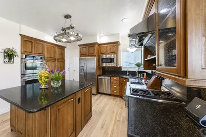 31 N Eaglewood Dr, North Salt Lake, UT 84054 - Photo 11