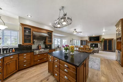 31 N Eaglewood Dr, North Salt Lake, UT 84054 - Photo 9