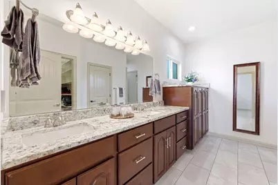 202 Edgewood Cir, North Salt Lake, UT 84054 - Photo 13