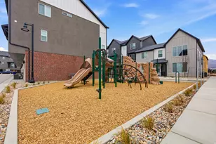 1125 N Clifton Dr, North Salt Lake, UT 84054 - Photo 27