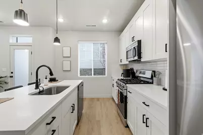 1125 N Clifton Dr #101, North Salt Lake, UT 84054 - Photo 13