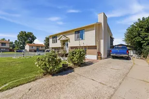 5867 S 2900 W, Roy, UT 84067 - Photo 3