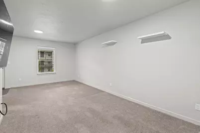 64 W 600 S #C205, Springville, UT 84663 - Photo 9