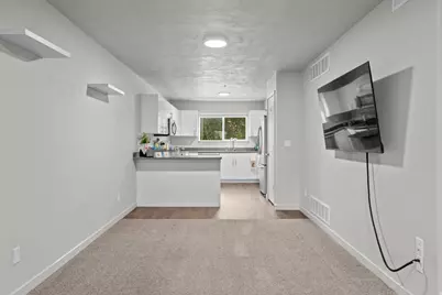 64 W 600 S #C205, Springville, UT 84663 - Photo 5