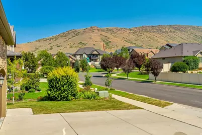 6856 W Windy Ridge Dr, Herriman, UT 84096 - Photo 63