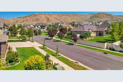 6856 W Windy Ridge Dr, Herriman, UT 84096 - Photo 65