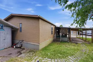 2875 N Hillfield Rd, Layton, UT 84041 - Photo 25