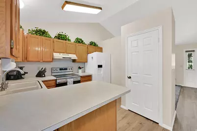 139 N 400 W, Clearfield, UT 84015 - Photo 13