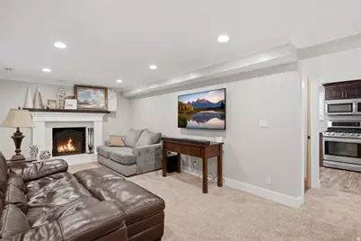 4407 S Vista Dr E, South Ogden, UT 84403 - Photo 23