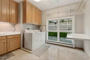 2457 S Scenic Dr, Salt Lake City, UT 84109 - Photo 39