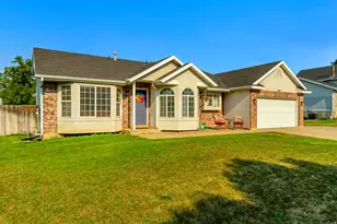 1643 Lewis and Clark Dr, Centerville, UT 84014 - Photo 3